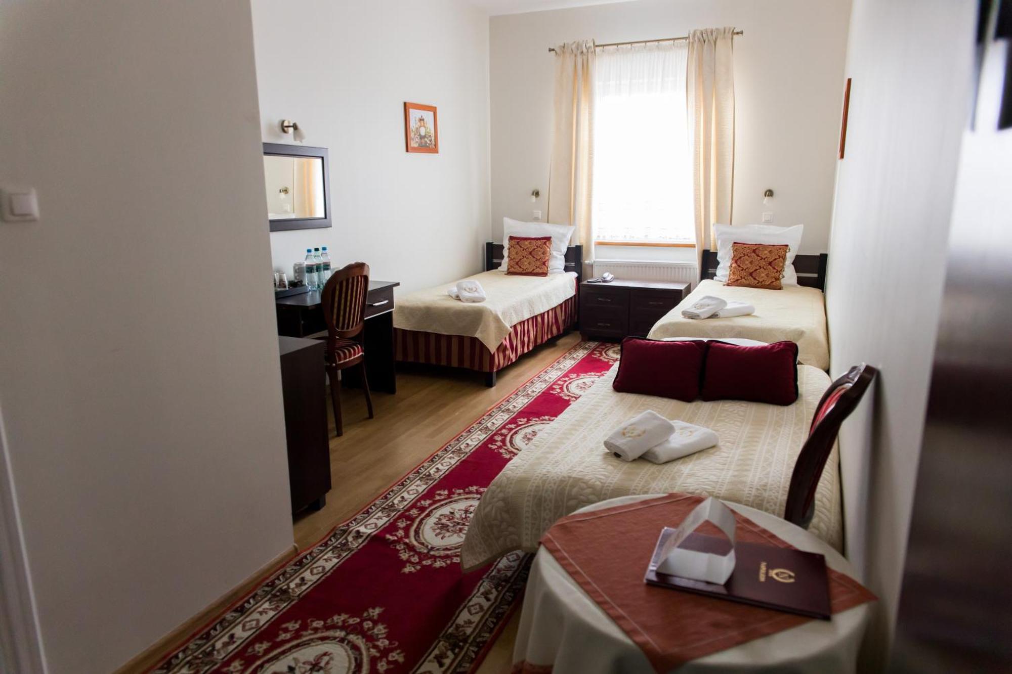 Hotel Napoleon Wroblew  ภายนอก รูปภาพ