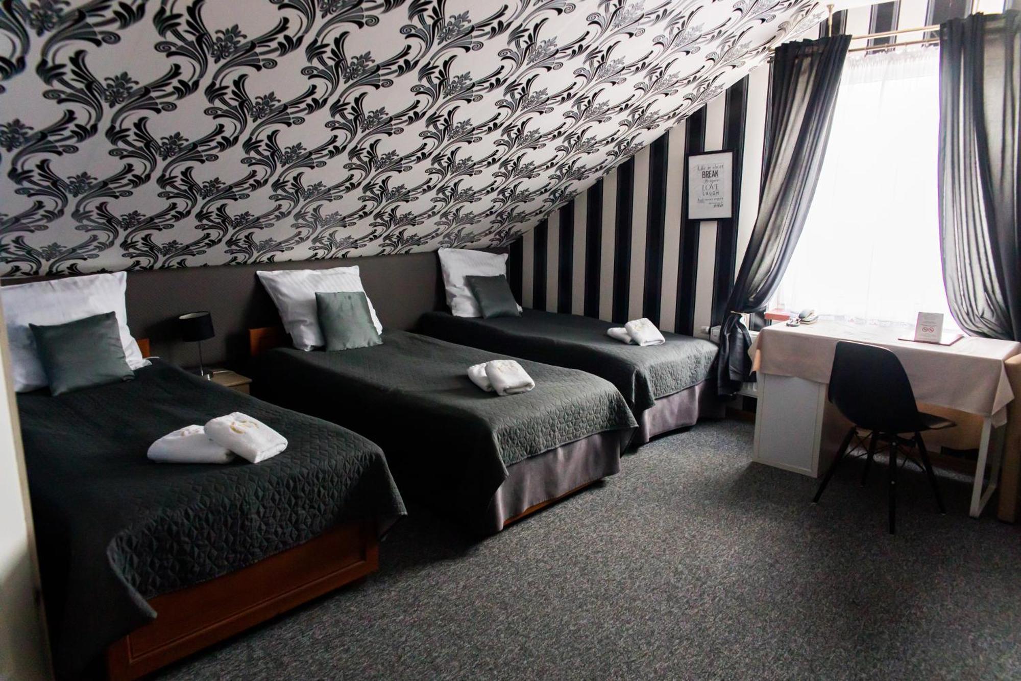 Hotel Napoleon Wroblew  ภายนอก รูปภาพ