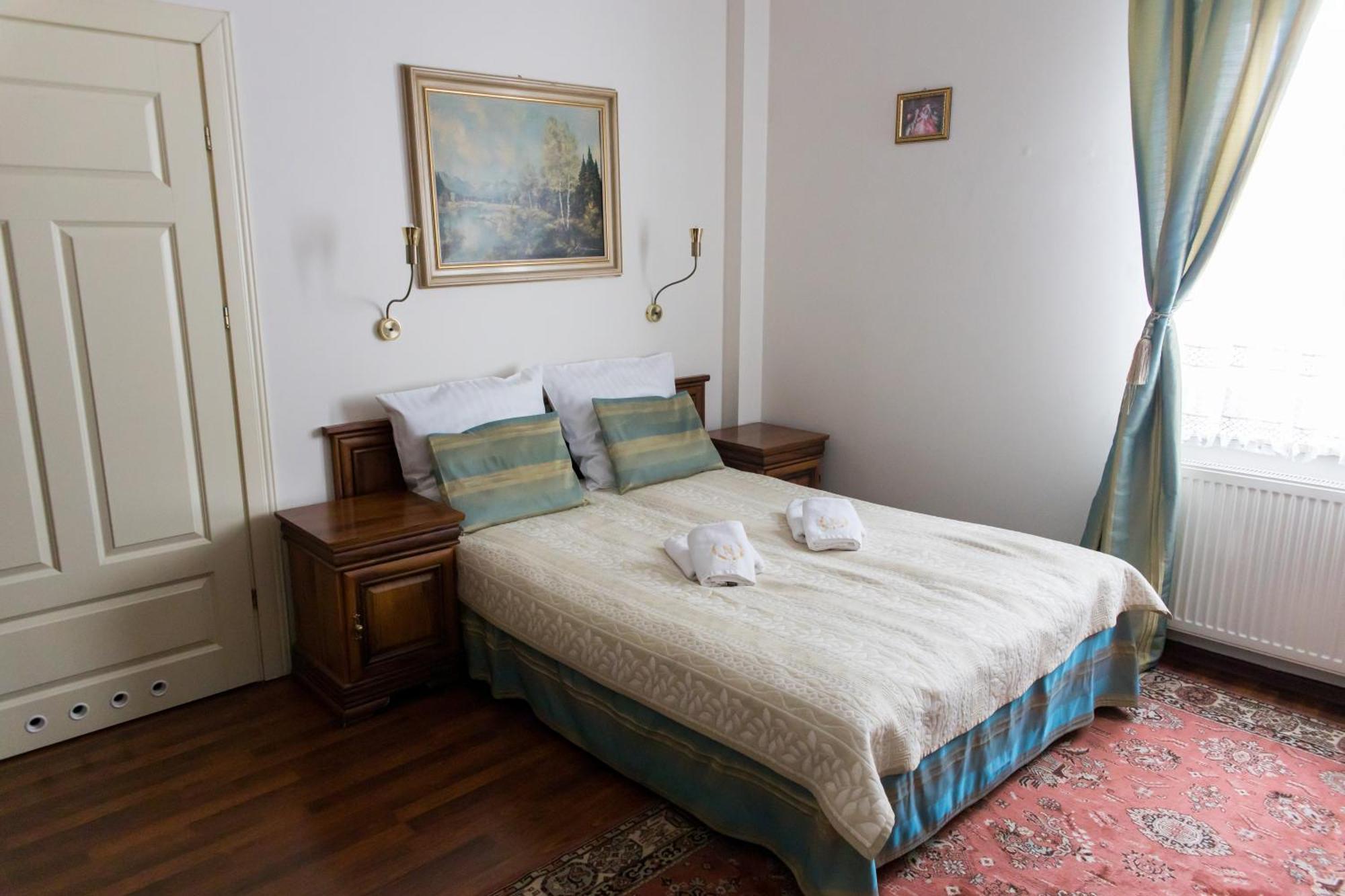 Hotel Napoleon Wroblew  ภายนอก รูปภาพ