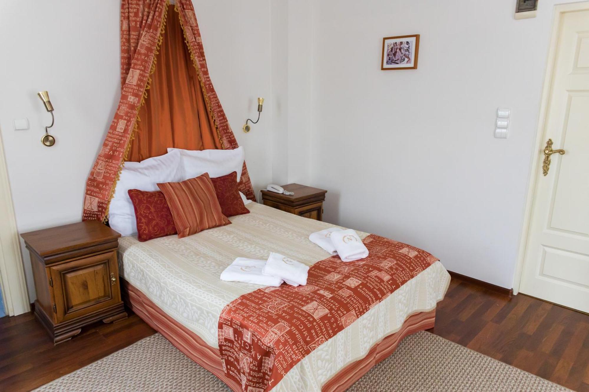 Hotel Napoleon Wroblew  ภายนอก รูปภาพ