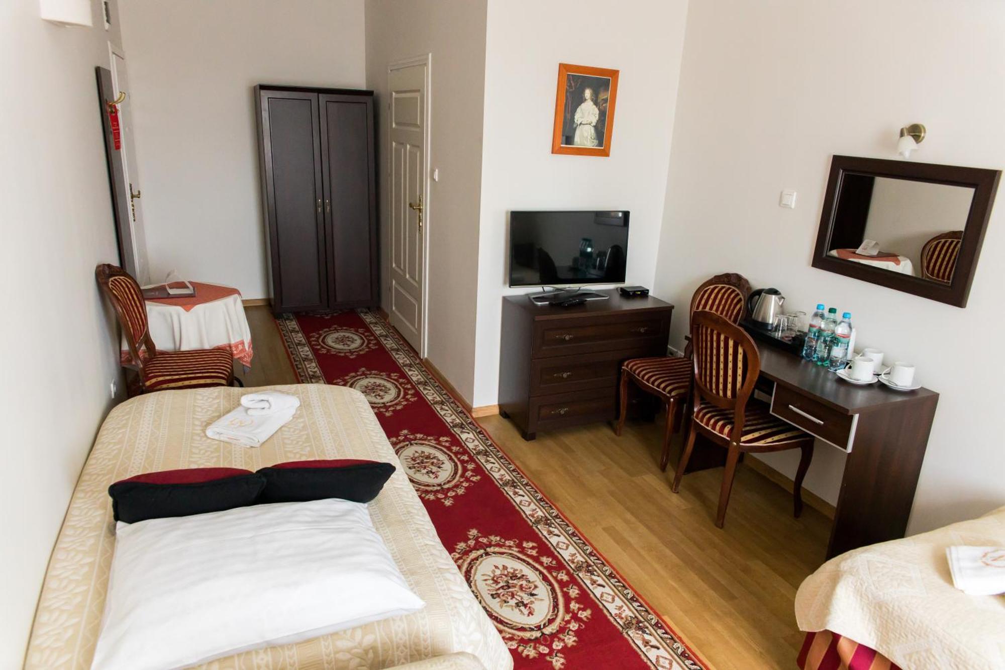 Hotel Napoleon Wroblew  ภายนอก รูปภาพ