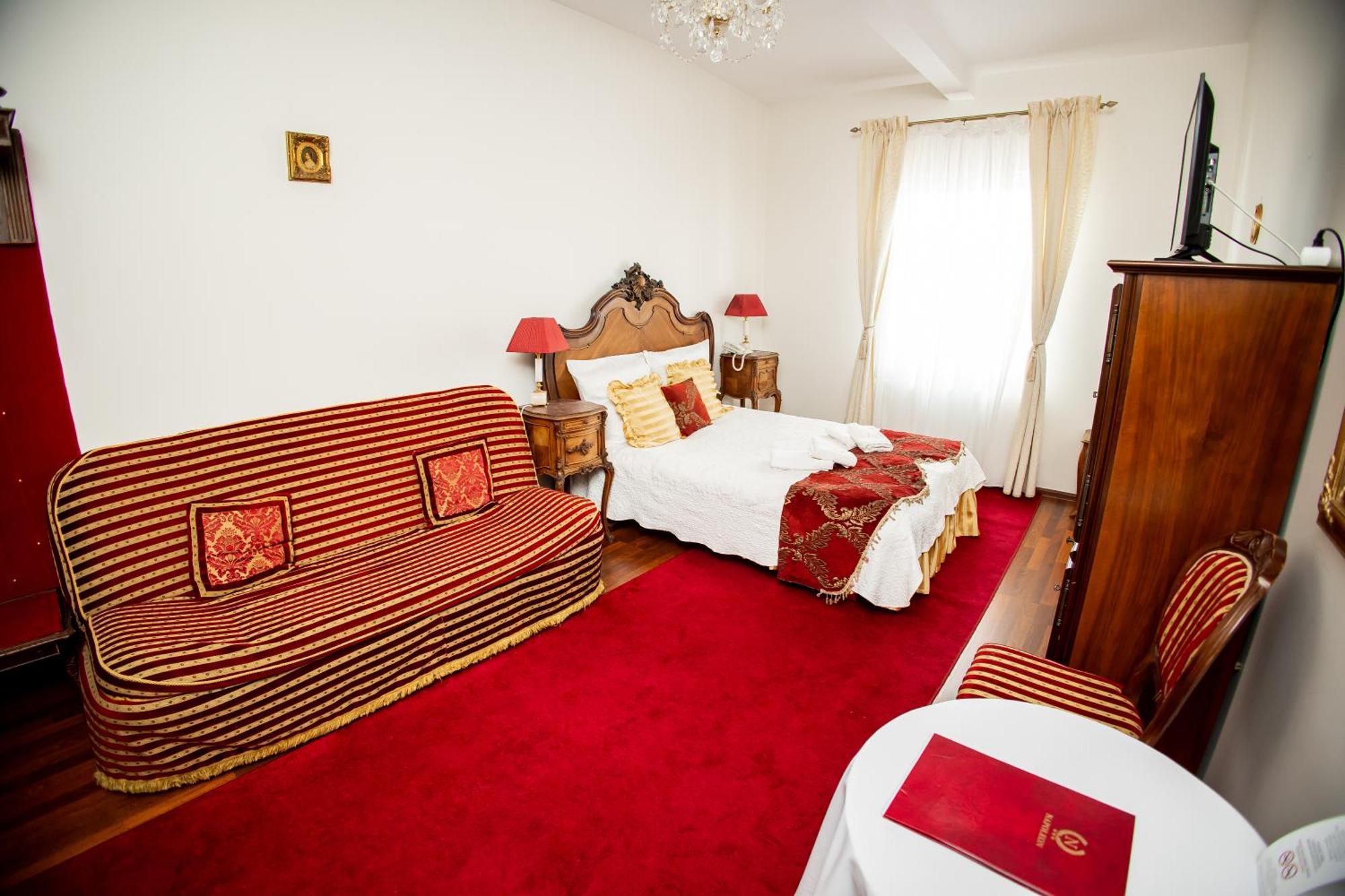 Hotel Napoleon Wroblew  ภายนอก รูปภาพ