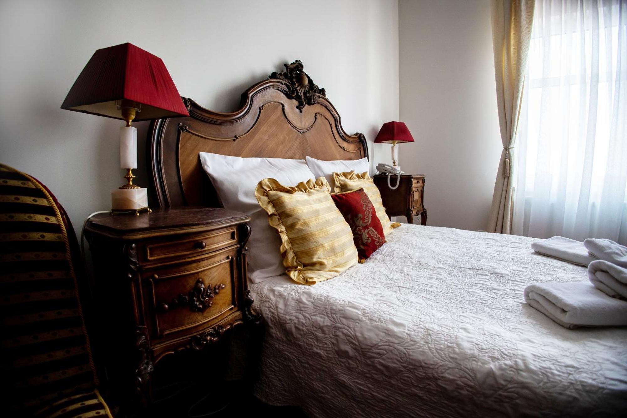 Hotel Napoleon Wroblew  ภายนอก รูปภาพ