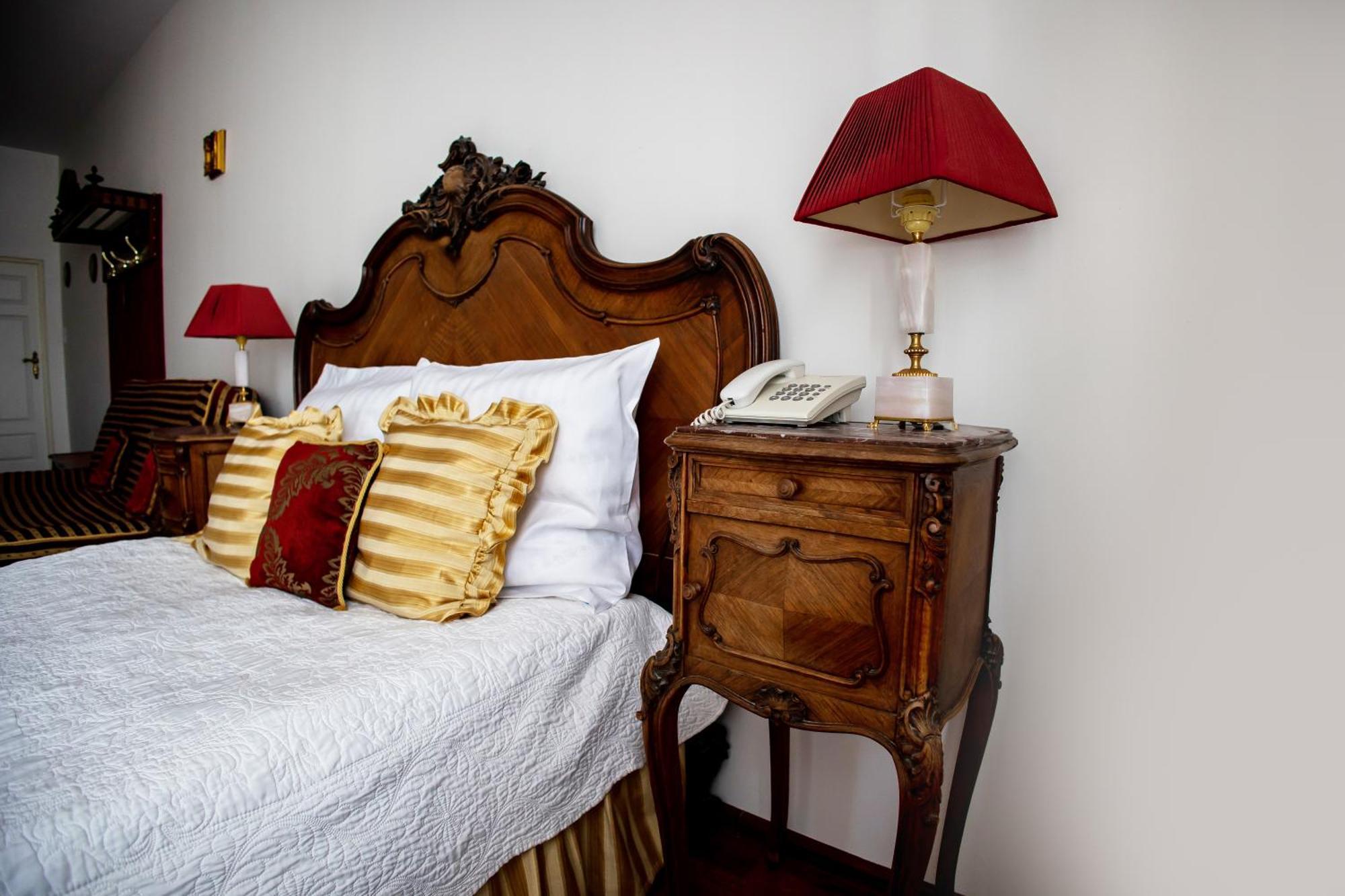 Hotel Napoleon Wroblew  ภายนอก รูปภาพ