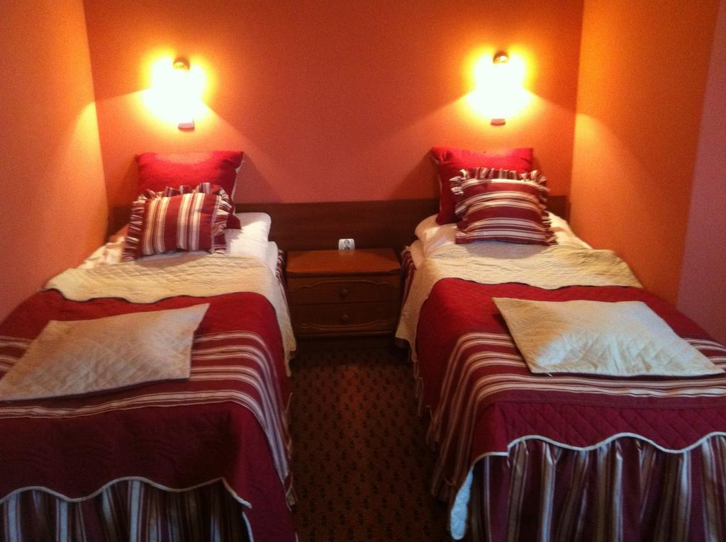 Hotel Napoleon Wroblew  ภายนอก รูปภาพ