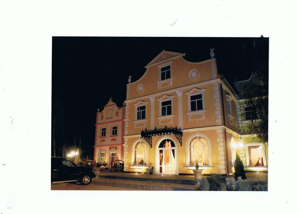 Hotel Napoleon Wroblew  ภายนอก รูปภาพ